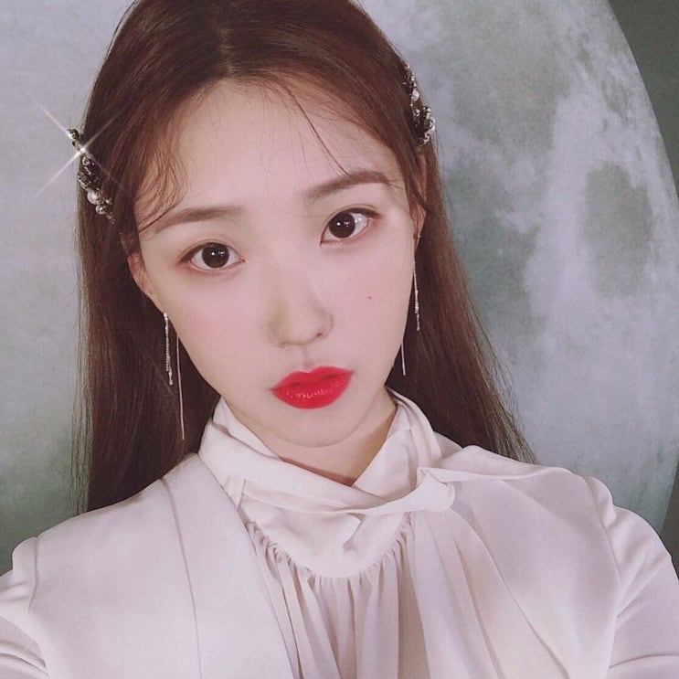 현재 커뮤니티에서 난리난 이사배의 아이유 커버 메이크업ㅎㄷㄷ