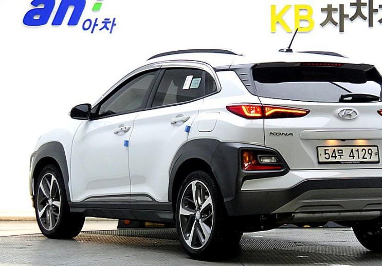  [현대] 코나 1.6 터보 4WD 프리미엄 중고차 2018년형 매물 세련미가 철철