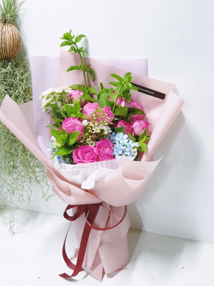  청주 꽃배달, 여름 장미꽃다발  추천:: 레드(진핑크)장미와 옥시(부르스타)의 믹스꽃다발 ::장성동 꽃집[플라워앤조이]