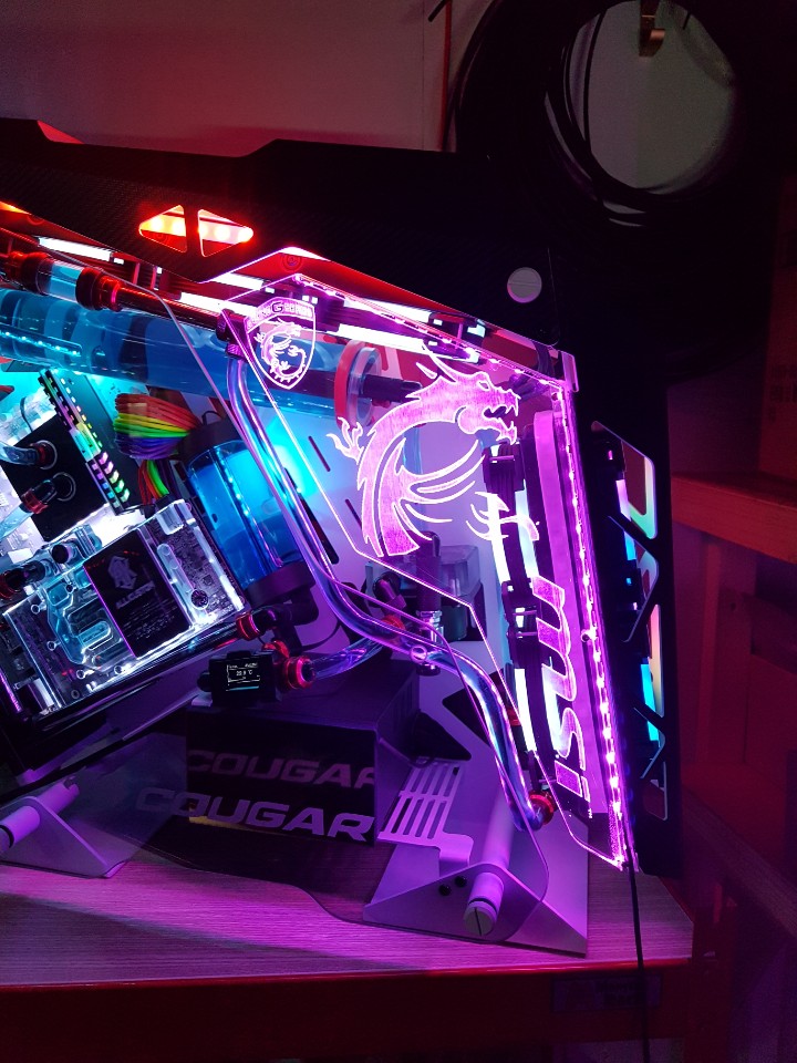  국내자체제작 쿠거 케이스 사이드 투명 아크릴 RGB 패널