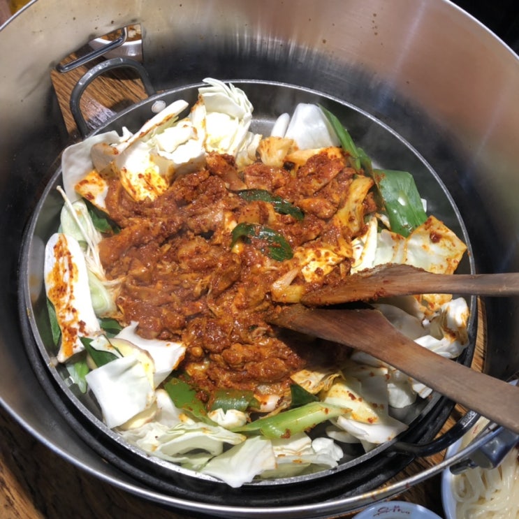  홍대 서교동 밥집, 유가네 닭갈비 2호점