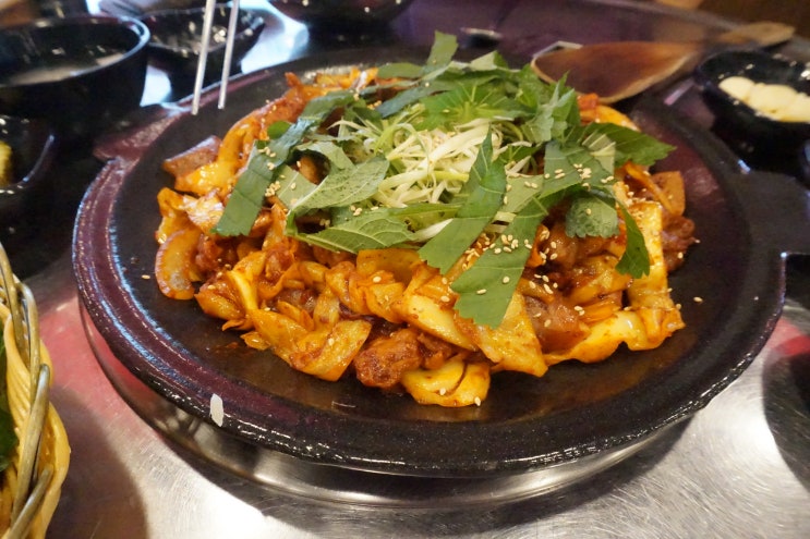  사우동맛집 퓨전 닭갈비 먹고싶은 날엔 헬로팬 닭갈비 (닭대장)