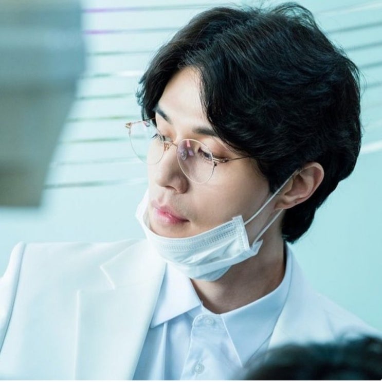  타인은지옥이다이동욱안경