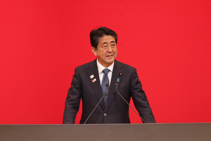 [홍익표] "일본 정부는 ‘국가 간 신뢰’ 운운하기 전에 우리나라에 대해 근거 없이 행해지는 화이트리스트 배제 조치부터 철회하라"