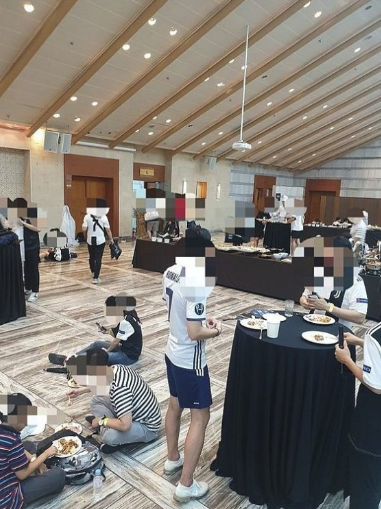 더페스타 뷔페 어땠길래? 40만 원 프리미엄인데 음식 `형편없어` 유벤투스 뷔페 호날두 뷔페