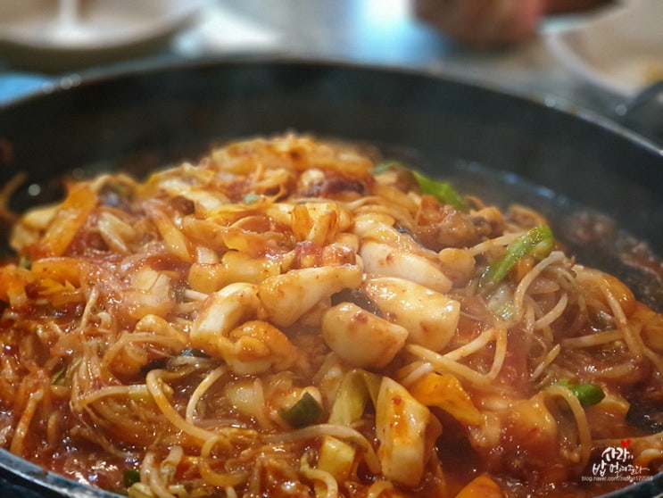 부천 맛집 춘의동 정글애 갑오징어 - 맛있는 녀석들 갑오징어볶음 : 맛있는 새우튀김과 수제비가 함게 나오는 훌륭한 갑오징어 철판볶음