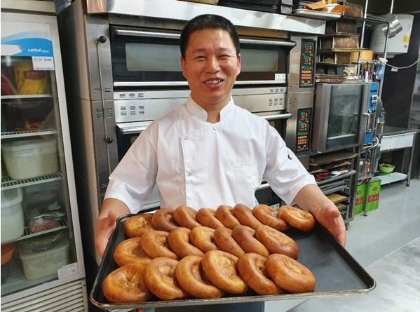 생활의달인 부산 김밥 달인 하홍주 장태근 수원 평양냉면 달인 임지현 김종욱 전주 샐러드빵 단팥빵 달인 박보화 맛집 지게차 달인 정경엽 은둔식달 부산김밥 수원평양냉면 생활의 달인