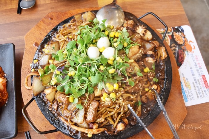  이천아울렛맛집 :: 산타의 자장면, 돌짜장 굿