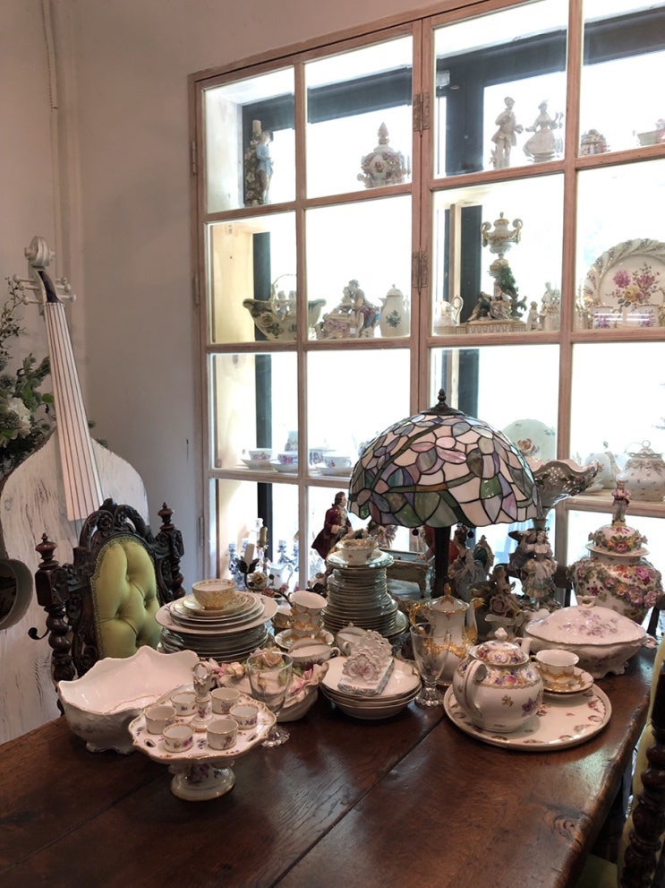  [범어사 카페] 아기자기한 인테리어가 돋보이는 범어사 카페 로얄갤러리
