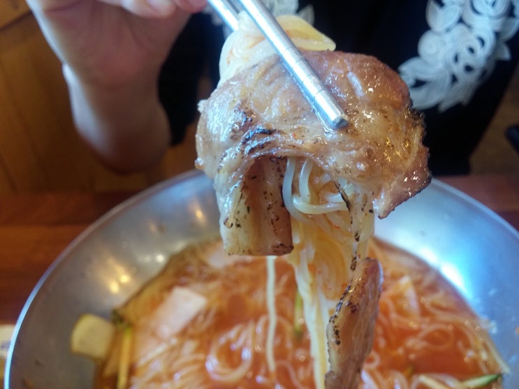  줄 서서 먹을 만큼 맛있는 진해 이창민 밀면.(진해 석동 맛집)