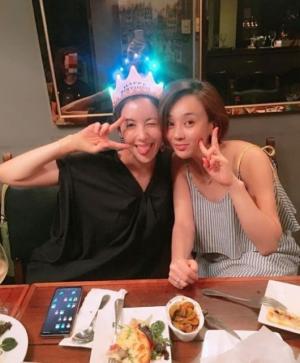 미스코리아들의 변치 않는 우정... 권민중-이지안 절친 인증샷 미스코리아들의 변치 않는 우정... 권민중-이지안 절친 인증샷