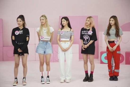 ITZY 등장에 팬심 폭발 ‘아이돌룸’ 정형돈-데프콘,