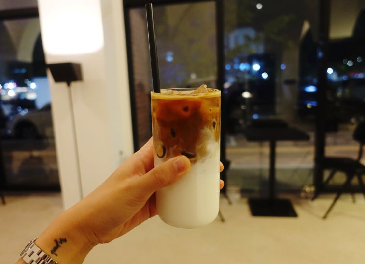  성남/모란 시장 속 숨겨진 감성카페 피어몬트(pyrmont)