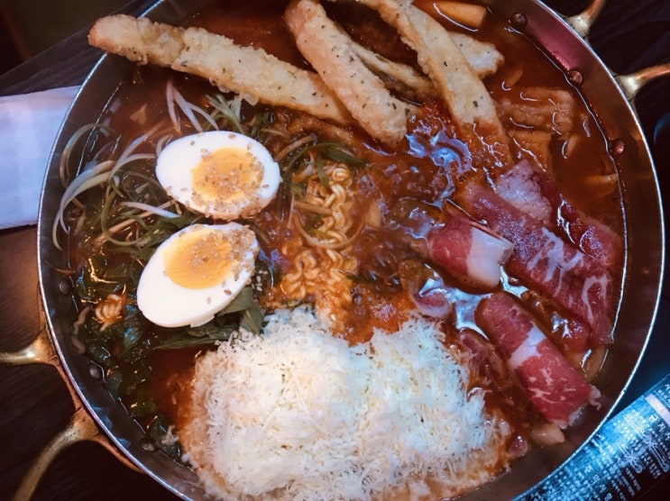  [크레이지 후라이] 크레이지후라이 그랑서울2호점 차돌박이떡볶이 떡볶이도 럭셔리하게 먹자! 떡볶이와 차돌박이의 환상적인 콜라보 크레이지후라이