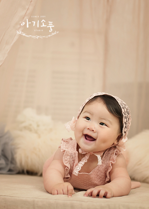  안산아기사진 잘 찍는 아기소풍스튜디오에서 백일사진 찍어요.