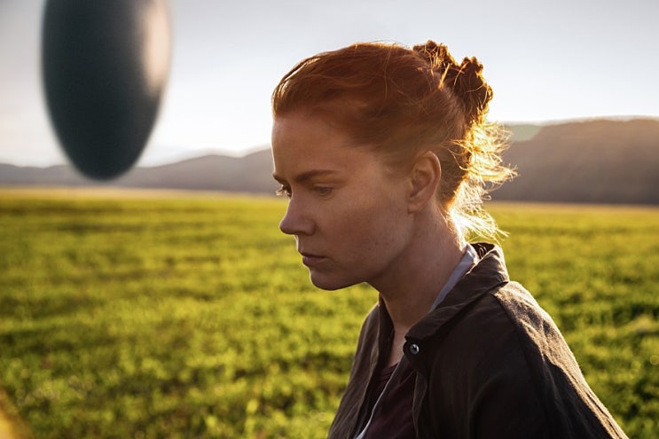  SF 재료로 만든 인문학적 영화 '컨택트(Arrival)'
