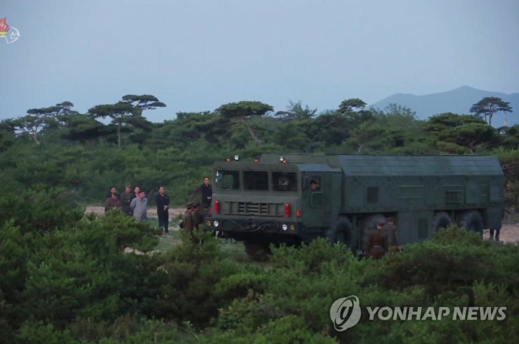 북한, KN-23 이동식발사차량(TEL) 전체사진 등등···이미지 자료
