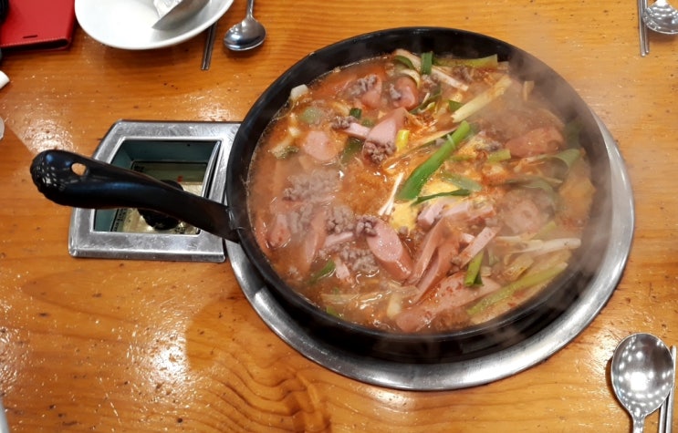  안산 초지동 맛집 송탄나여사부대찌개 소고기 듬뿍 들어가 국물맛이 굿!