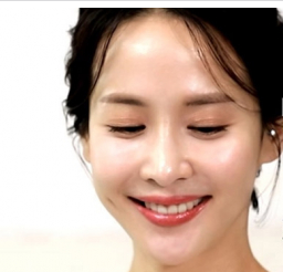  미넴쿠션 조여정 완판녀