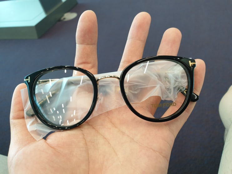 톰포드 안경테 TF5567K 면세점 구입 후기 (Tom Ford eyewear) 톰포드 안경테 TF5567K 면세점 구입 후기 (Tom Ford eyewear)