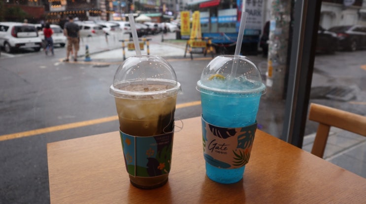  상수역 육회먹은연어 / 홍대 CAFE GATE 카페게이트