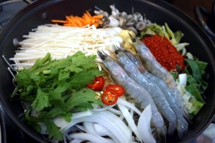  생생정보! 속이 꽉찬 99.9 곱창전골도 99.9 맛집 "곱돌이"