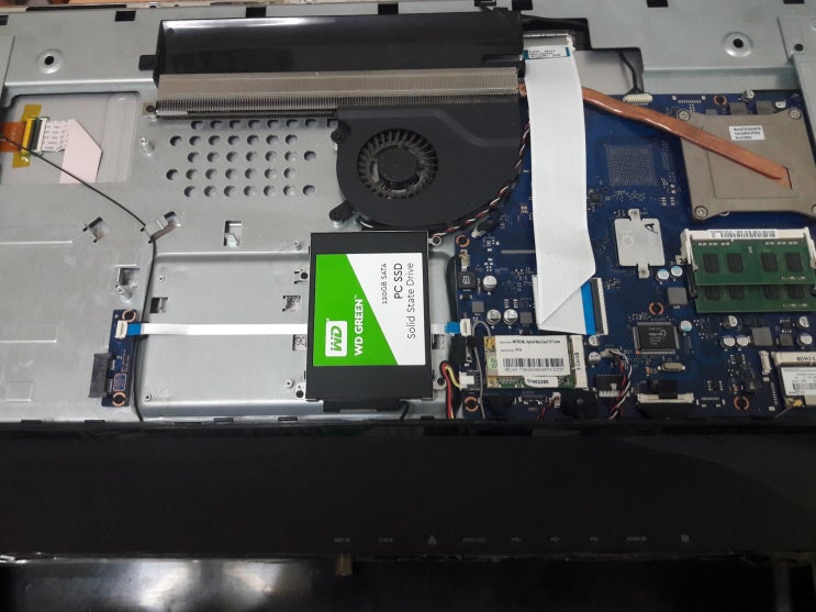  DM700A7D-K22 분해 및 SSD 탈착