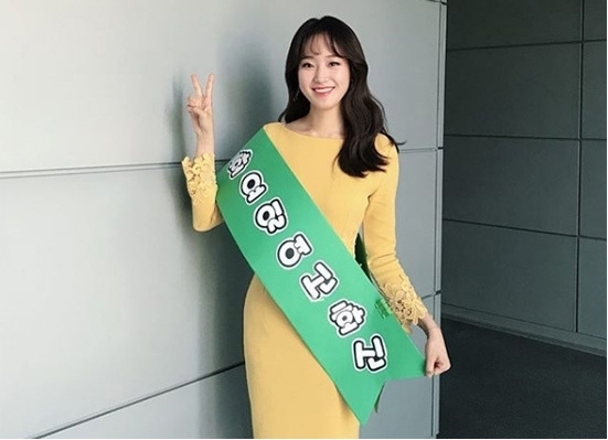 주시은 아나운서, 나이 스물일곱..학창시절 조용히 다녔던 학생!...경리 닮은꼴로 유명세! 주시은 아나운서, 나이 스물일곱..학창시절 조용히 다녔던 학생!...경리 닮은꼴로 유명세!
