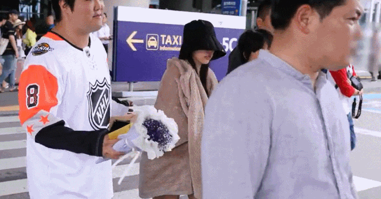  트와이스 미나 귀국, 정규앨범 녹음?... MGMA 여자 그룹상 수상_에스티로더 광고 촬영 현장