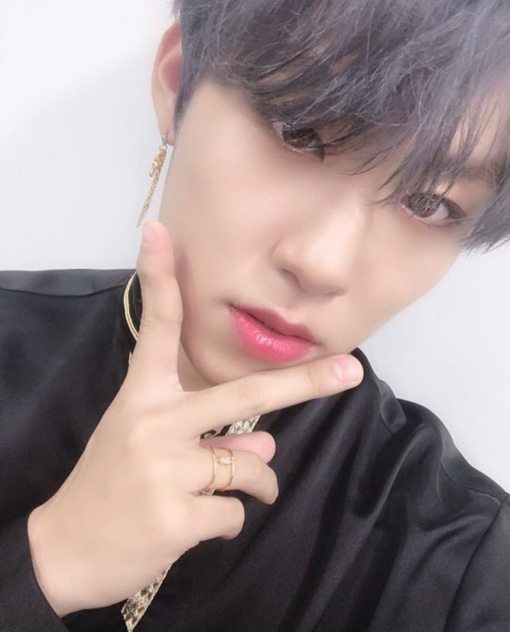  [박우진] AB6IX 공식 인스타 셀카 업데이트
