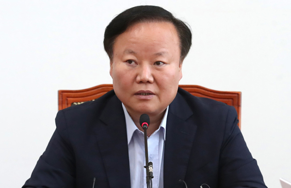  김재원, 술취한 상태로 추경안 심사 논란