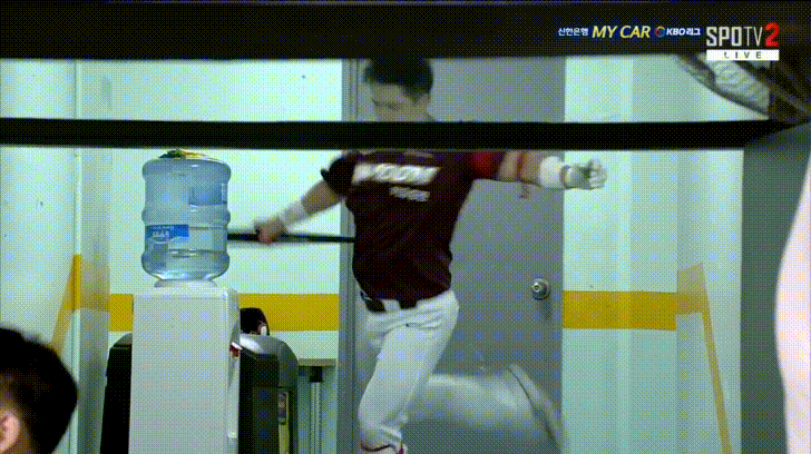  박동원 분노의 식빵
