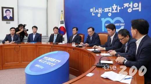  정치권, 日에 비상대응 선포…與 '지소미아 파기' 카드 만지작