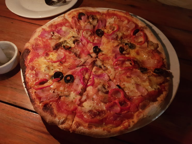  [루앙프라방] 맛있는 화덕피자를 맛볼 수 있는 분위기 좋은 집 '피자 판 루앙'