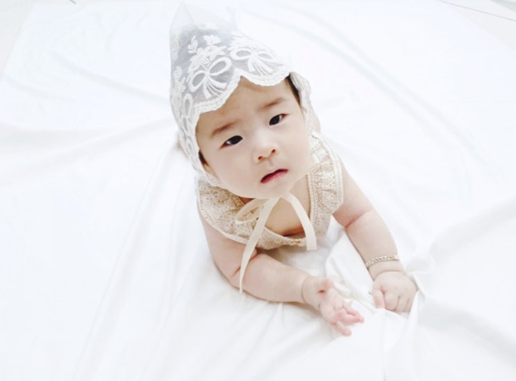 우리 비비 모던아이 리본 꼬깔 보넷 샀어용! 우리 비비 모던아이 리본 꼬깔 보넷 샀어용!