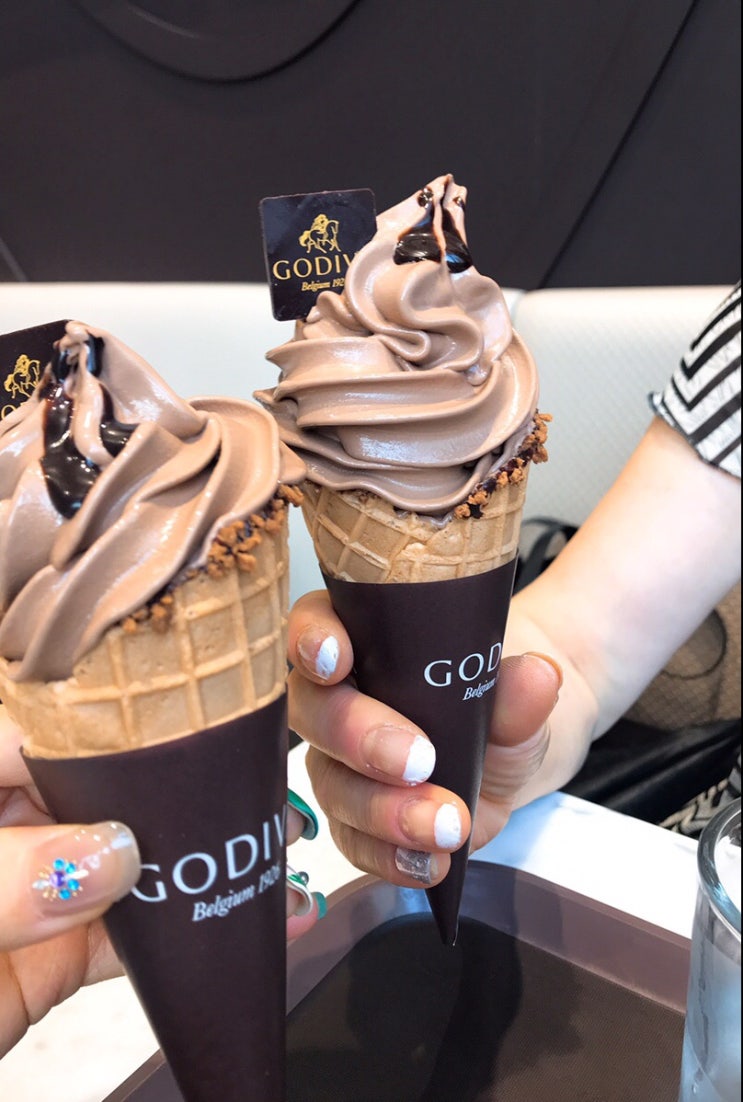 고디바 더블 초콜릿 소프트 아이스크림 고디바 더블 초콜릿 소프트 아이스크림