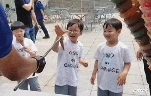  아이스크림 먹던 삼둥이