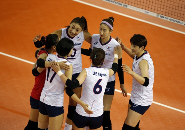 '김연경 14득점' 한국, 멕시코 완파...올림픽 본선행 눈앞 '김연경 14득점' 한국, 멕시코 완파...올림픽 본선행 눈앞