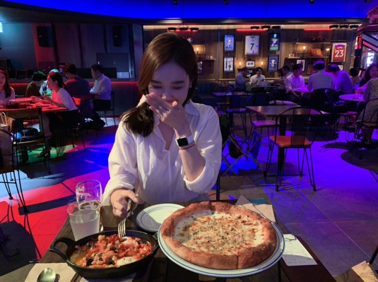  여의도 IFC몰 맛집 : 데블스도어 맛있는 메뉴 추천 청첩장 주기 좋은 장소 