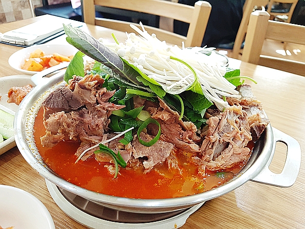 성수동맛집 감자탕부터 바로옆 카페 쉐어드테이블 커피숍 성수동맛집 감자탕부터 바로옆 카페 쉐어드테이블 커피숍
