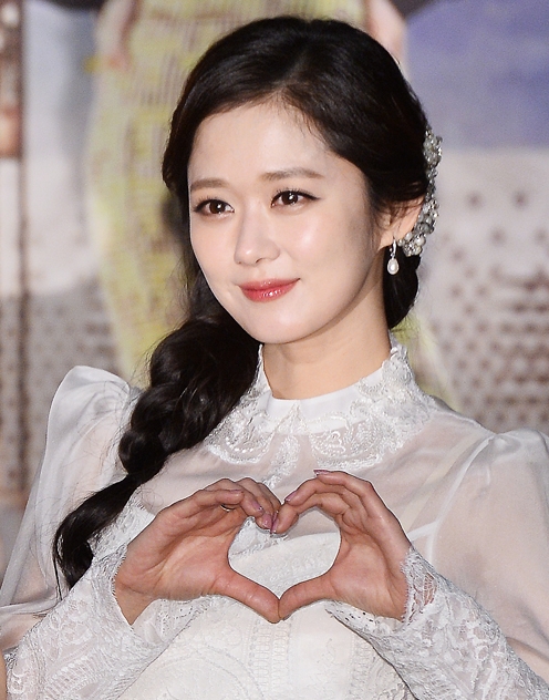  김남길ㆍ장나라 결혼설 가짜뉴스..디스패치 "캡처사진은 합성" 일축! 김남길-장나라 결혼설에 "사실무근"..법적대응도 시사..온라인상 합성 사진 해프닝