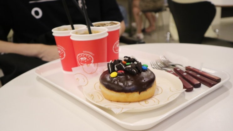  [연남동 카페/홍대 도넛] 이국적인 분위기로 즐기는 플러피 도넛(Fluffy Doughnut)