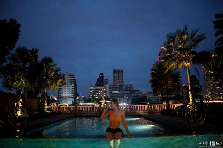 방콕 페닌슐라 호텔 수영장 주간/야간 모두 이용한 솔직 후기