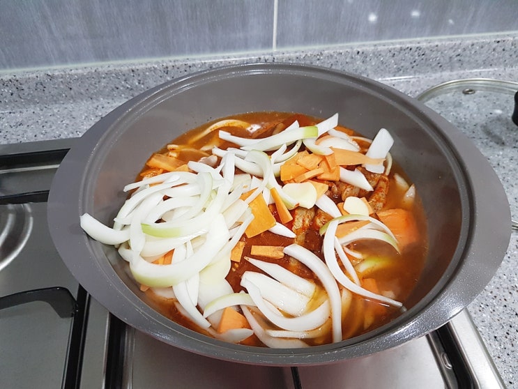  집에서술안주 매콤하게 맛있는 에이앤제이푸드 국물 닭발!