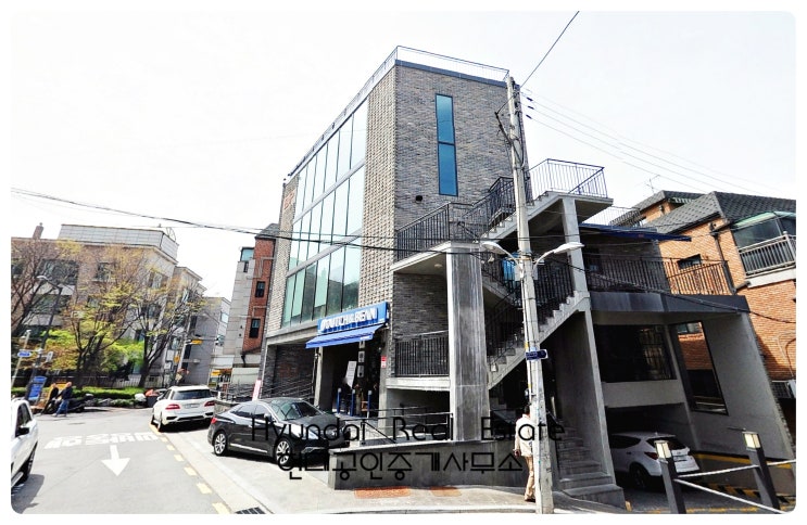  강남 더블 역세권 사옥임대 - 지하1층~4층, 200평, 인테리어 완비, 1층 Cafe 운영 가능, 층마다 테라스, 주차 8대 가능, 내부 깔끔 인테리어 , 입주 협의.