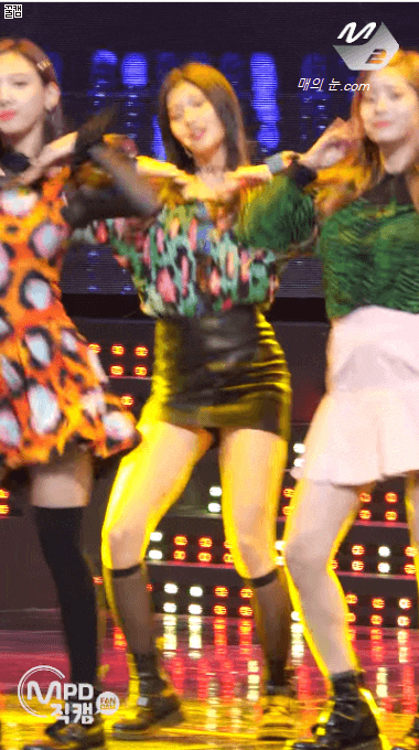  트와이스 사나 ... 쏘 핫...GIF...