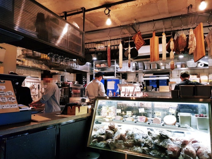  망원동/망리단길 : 소금집델리 (Salt House Deli) - 샌드위치가 존맛인 샤퀴테리