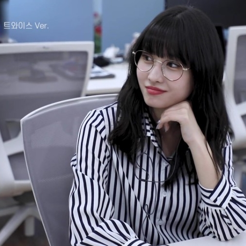  트와이스 모모가 선택했어요. 모모안경 [제주카린안경 제인,CARIN JANE]