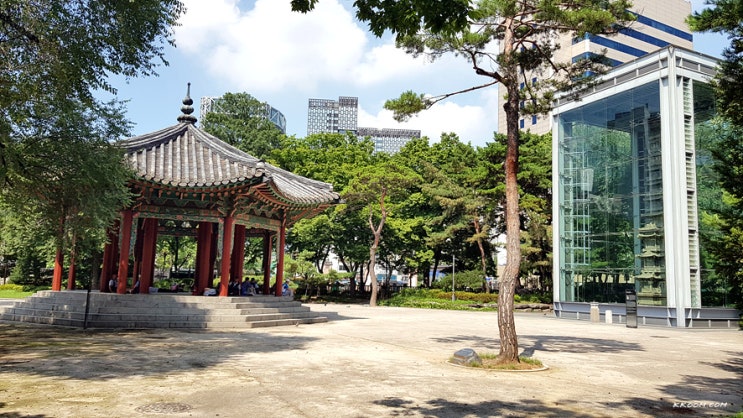 서울 탑골공원 - 국보와 보물이 있는 공원(원각사지10층석탑, 대원각사비)