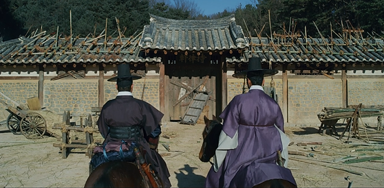  [V리뷰] 동래, 본격적인 좀비 사태의 시작 - 킹덤 2화